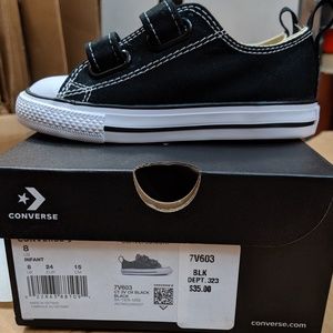 Converse Infant Size (US 4,7,8,10)